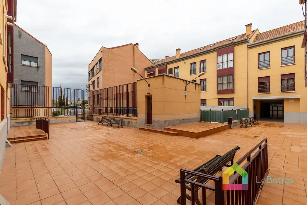 Terrace of Flat for sale in  Toledo Capital
