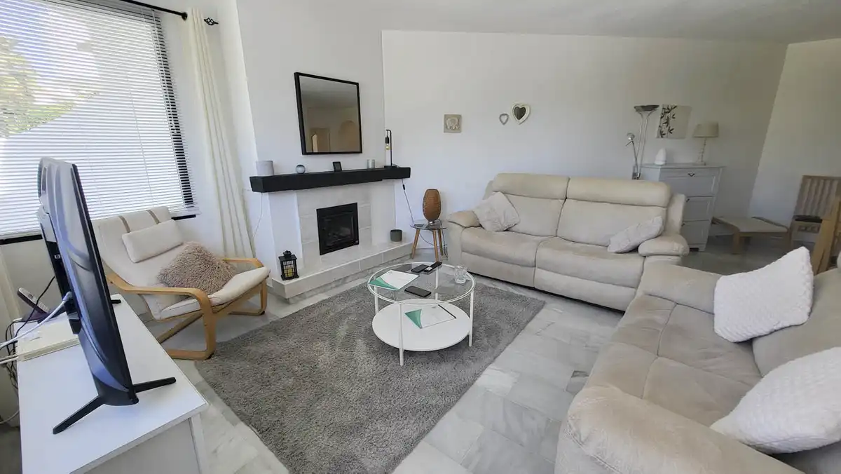 Sala de estar de Apartamento en venta en Calahonda 