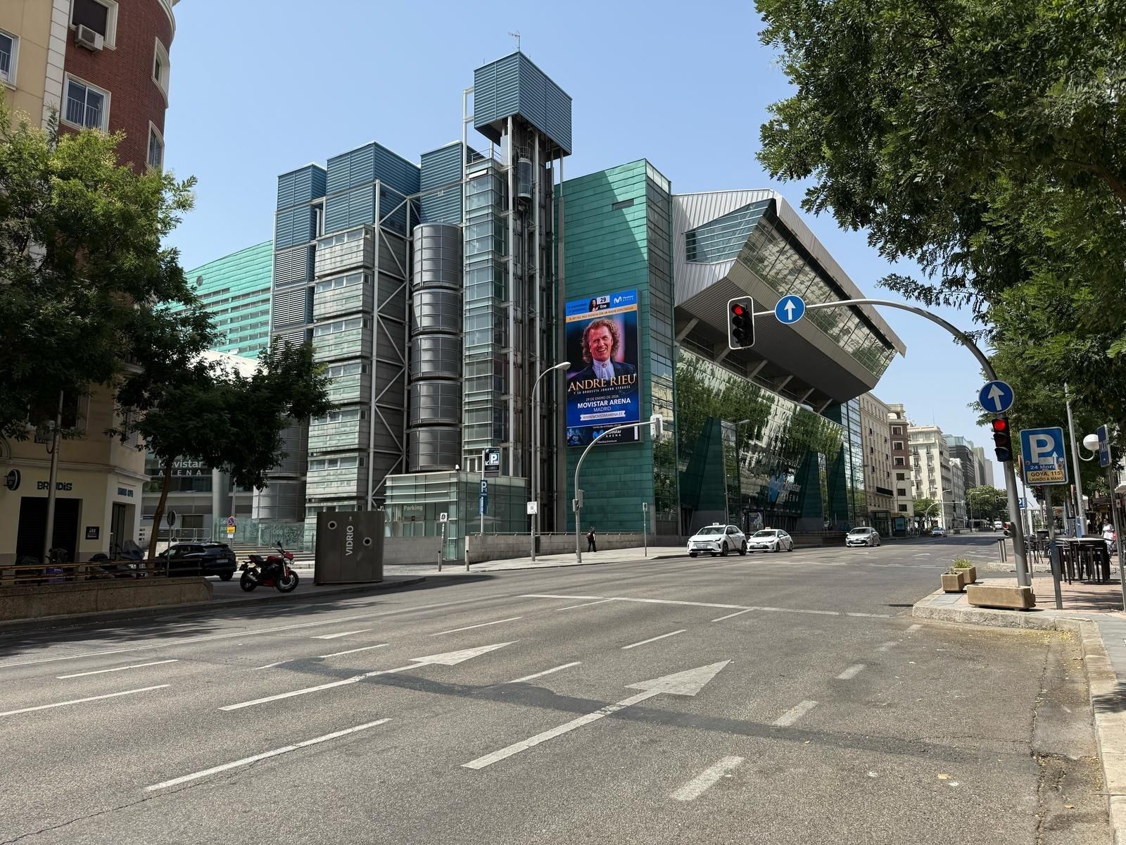 Vista exterior de Estudi de lloguer en  Madrid Capital amb Aire condicionat, Calefacció i Terrassa
