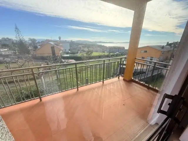 Terrassa de Casa o xalet en venda en Sanxenxo amb Jardí privat, Terrassa i Moblat