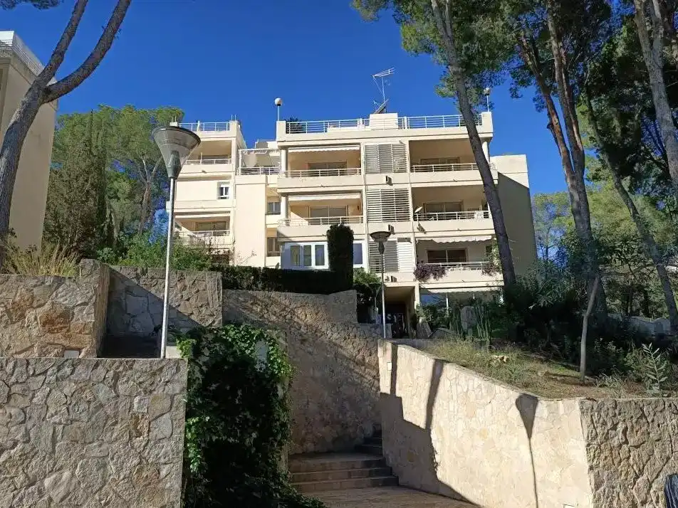 Vista exterior de Piso de alquiler en Calvià con Aire acondicionado, Trastero y Piscina