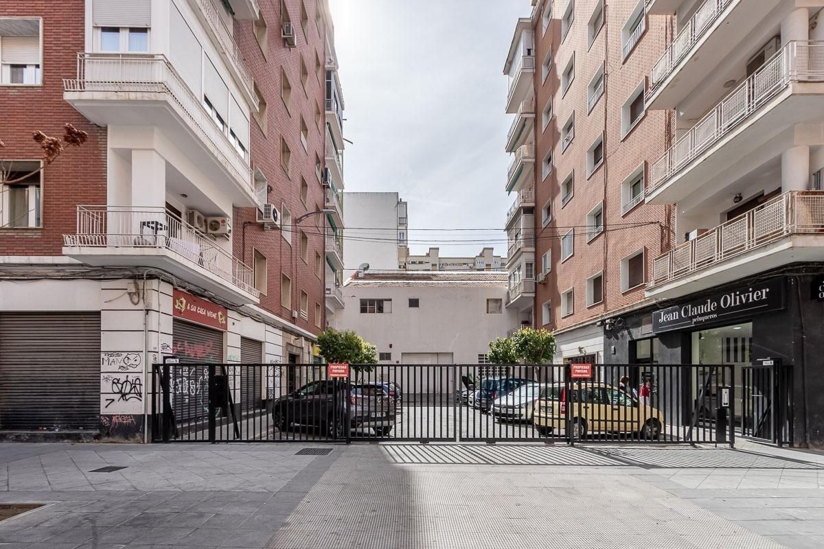 Exterior view of Flat to rent in  Granada Capital