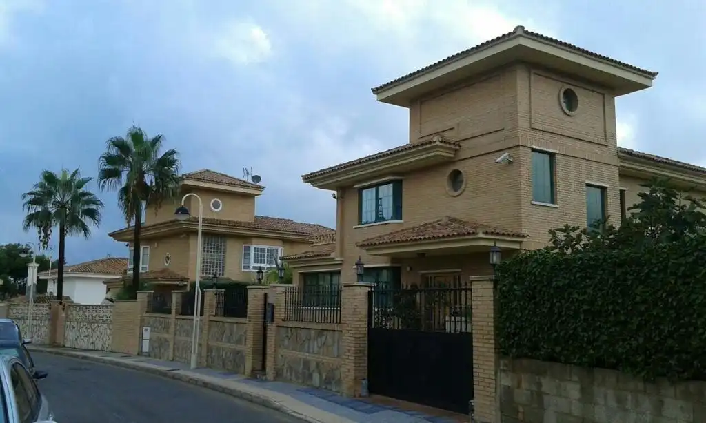 Chalet con terraza en venta en MALTA