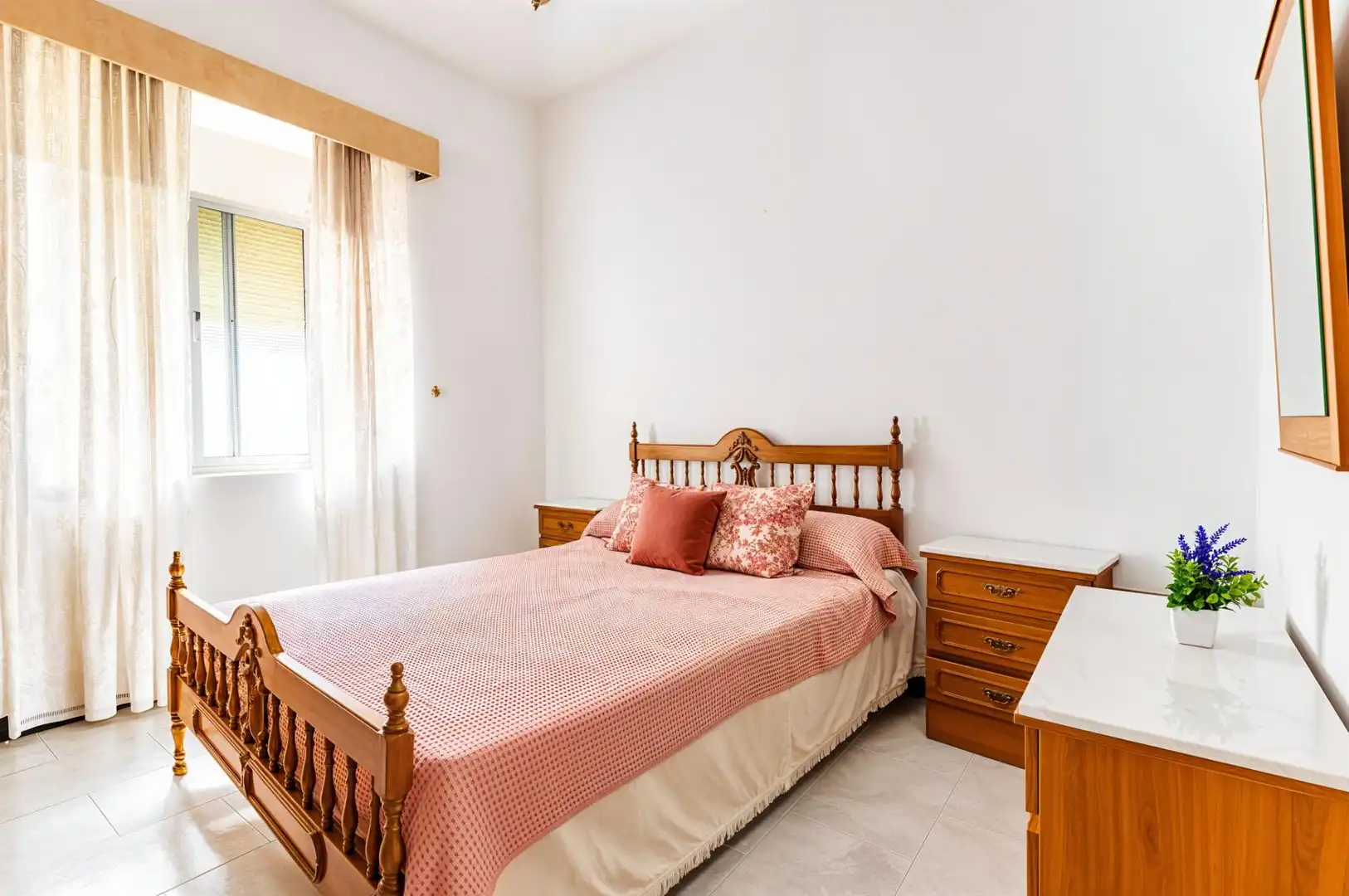 Habitación de Casa o chalet en venta en Medina Sidonia con Terraza, Trastero y Balcón