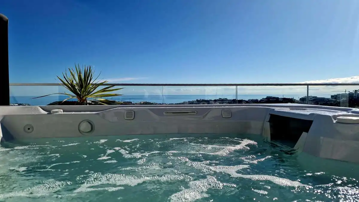 Terraza de Ático en venta en Mijas con Aire acondicionado, Piscina y Amueblado