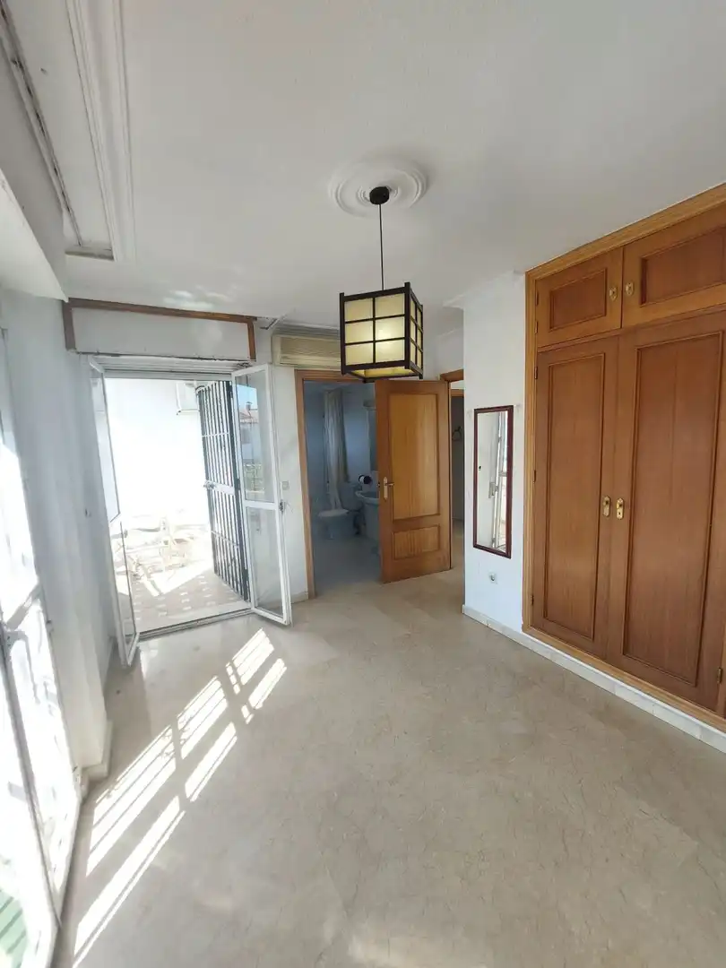 Houses for sale in Sevilla  with Air Conditioner, Terrace and Storage room