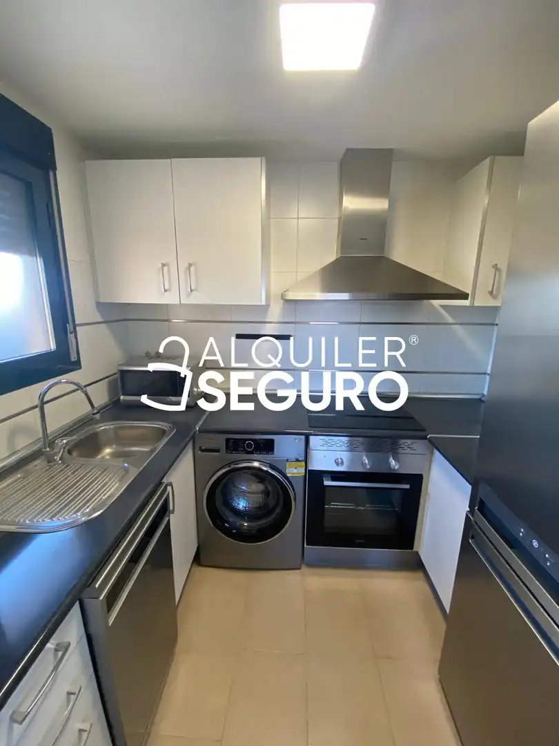 Cuina de Pis de lloguer en Marchamalo amb Aire condicionat, Calefacció i Terrassa