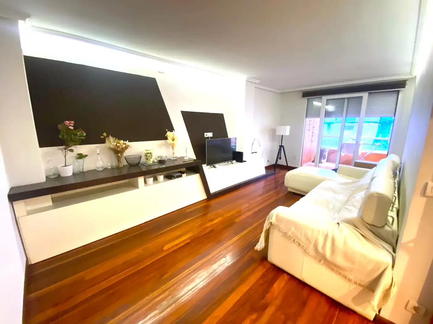 Wohnzimmer von Wohnung zum Verkauf in Castro-Urdiales mit Heizung, Parkett und Terrasse
