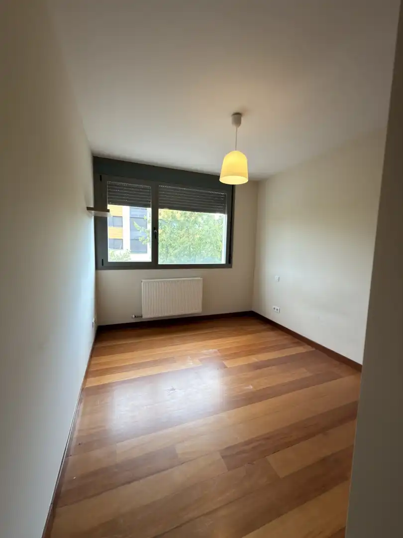 Bedroom of Flat for sale in  Logroño  with Heating, Private garden and Parquet flooring