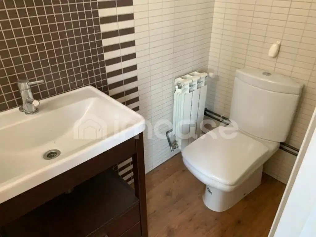 Bany de Àtic en venda en Manresa amb Calefacció, Parquet i Terrassa