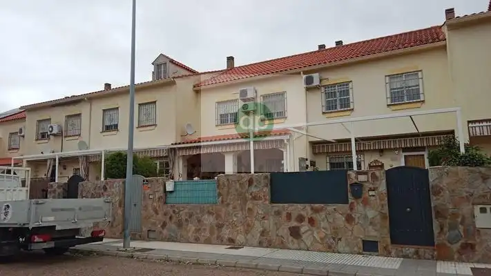 Casa adosada en venda a Carretera de Sevilla - Los Montitos