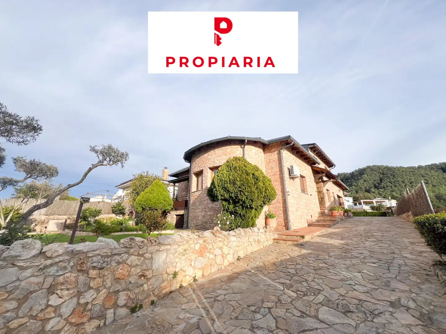 Vista exterior de Casa o xalet en venda en Vallirana amb Aire condicionat, Calefacció i Jardí privat