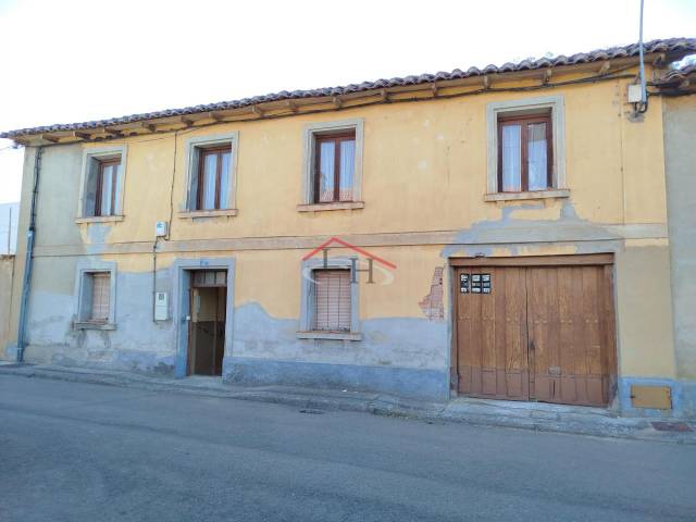 Casa-chalet en Venta en LA IGLESIA en Valdefresno