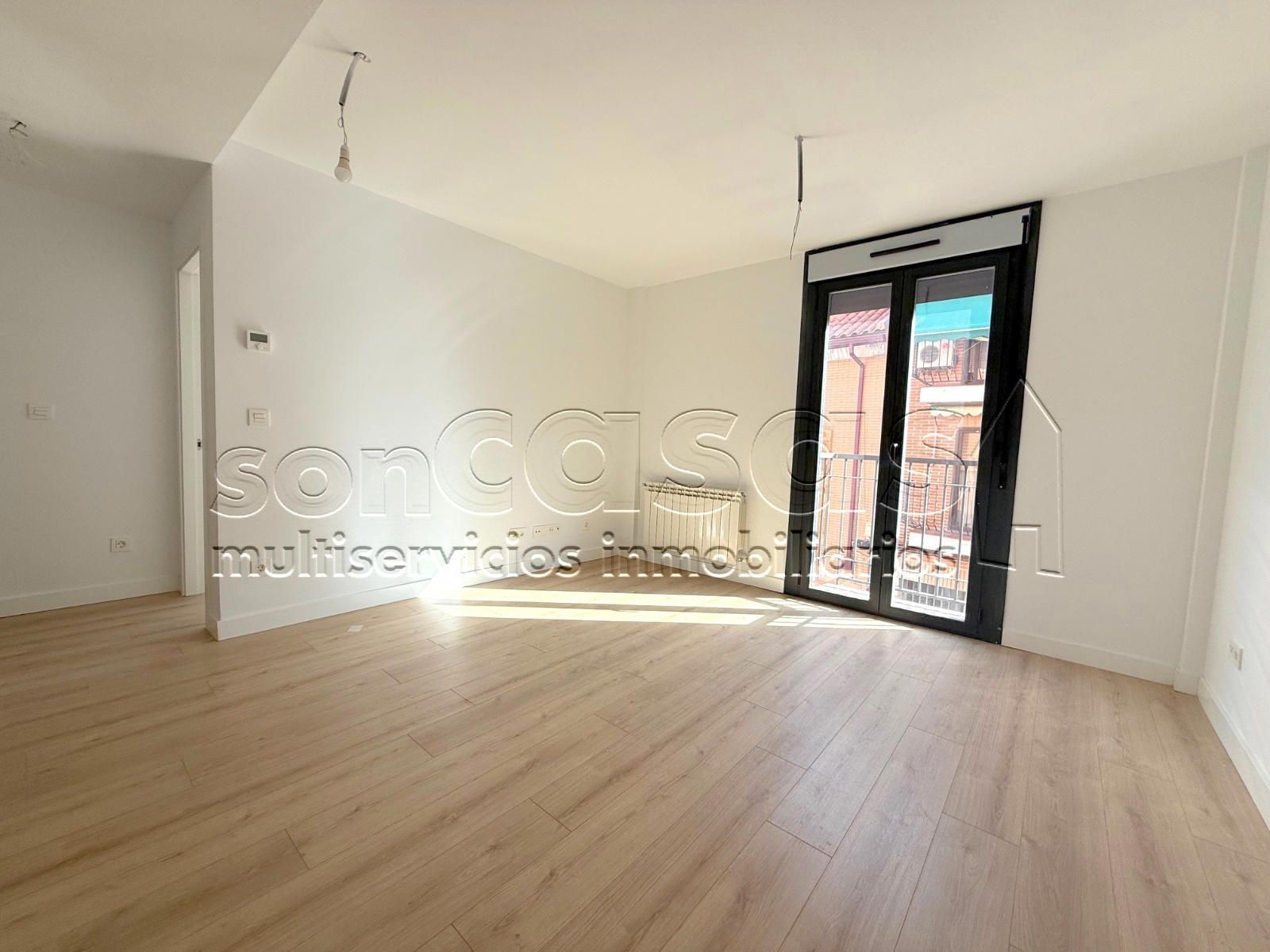 Habitación de Apartamento de alquiler en  Madrid Capital con Calefacción, Terraza y Trastero