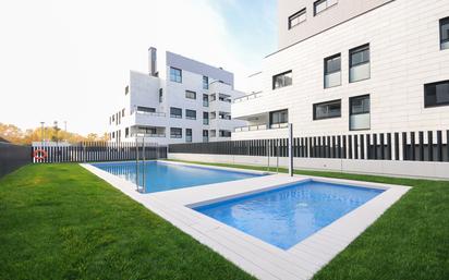 Piscina de Planta baixa en venda en Sant Cugat del Vallès amb Aire condicionat, Terrassa i Piscina