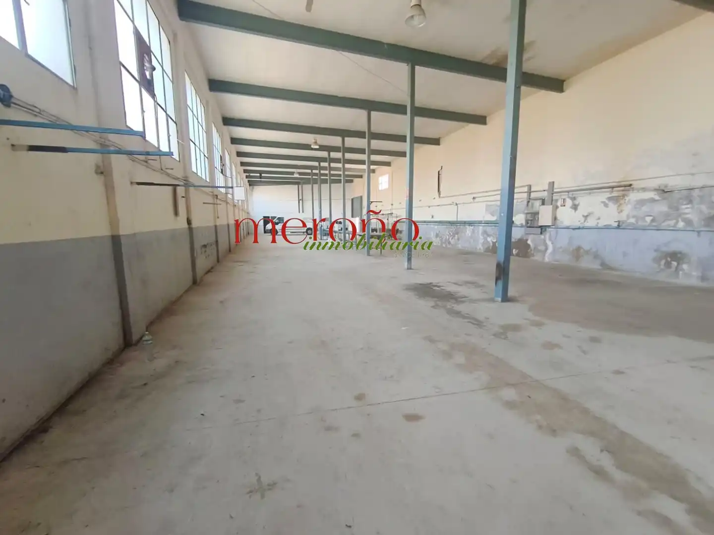 Nau industrial en venda a Crevillent