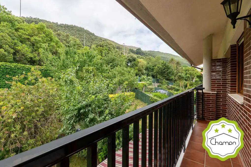 Balcony of Houses for sale in Castro-Urdiales  with Heating and Furnished