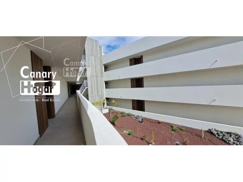Vista exterior de Apartament en venda en Adeje amb Calefacció i Piscina comunitària