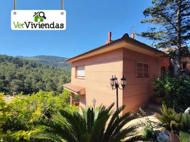 Adossat amb balcó en venda a Vallirana