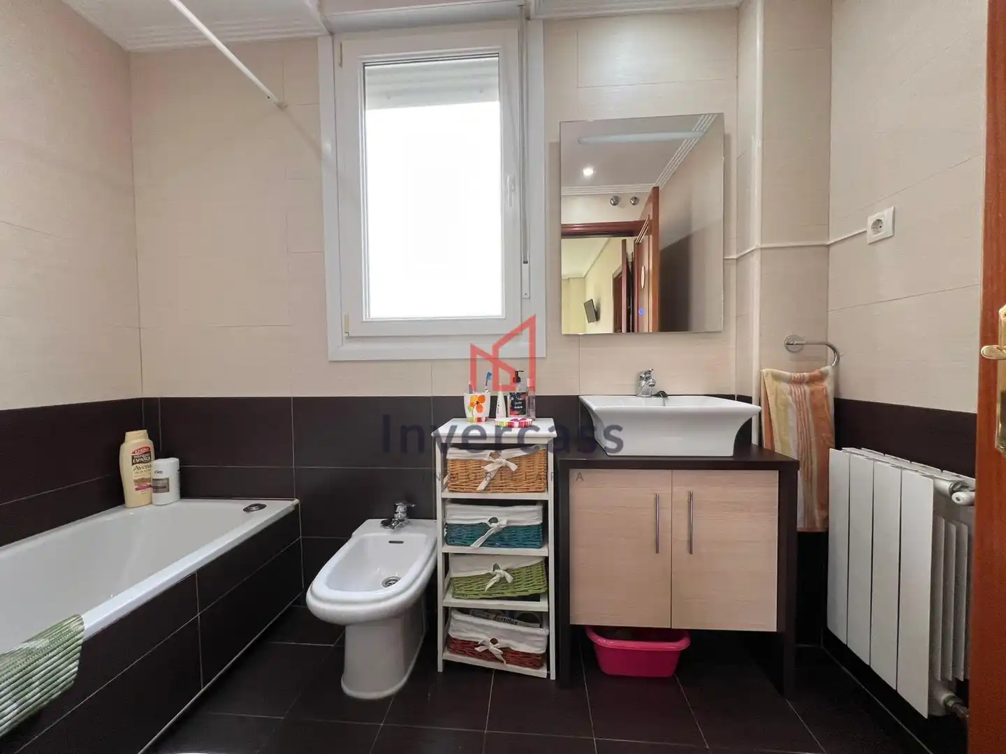 Baño de Casa adosada en venta en Castro-Urdiales con Calefacción, Jardín privado y Terraza