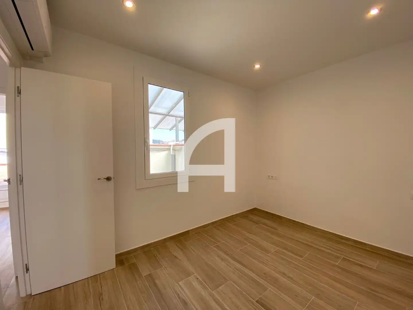 Bedroom of Attic for rent in Eixample