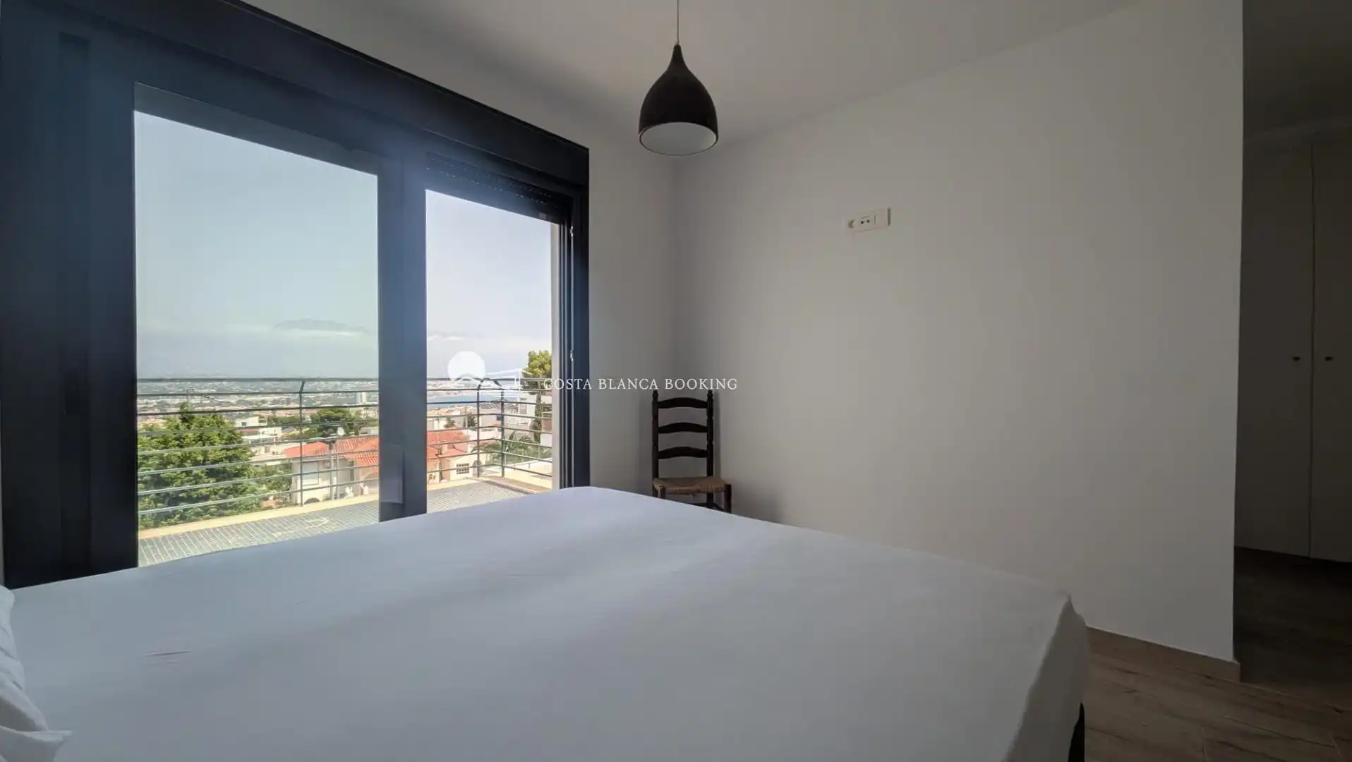 Dormitori de Casa adosada en venda en L'Alfàs del Pi amb Piscina comunitària