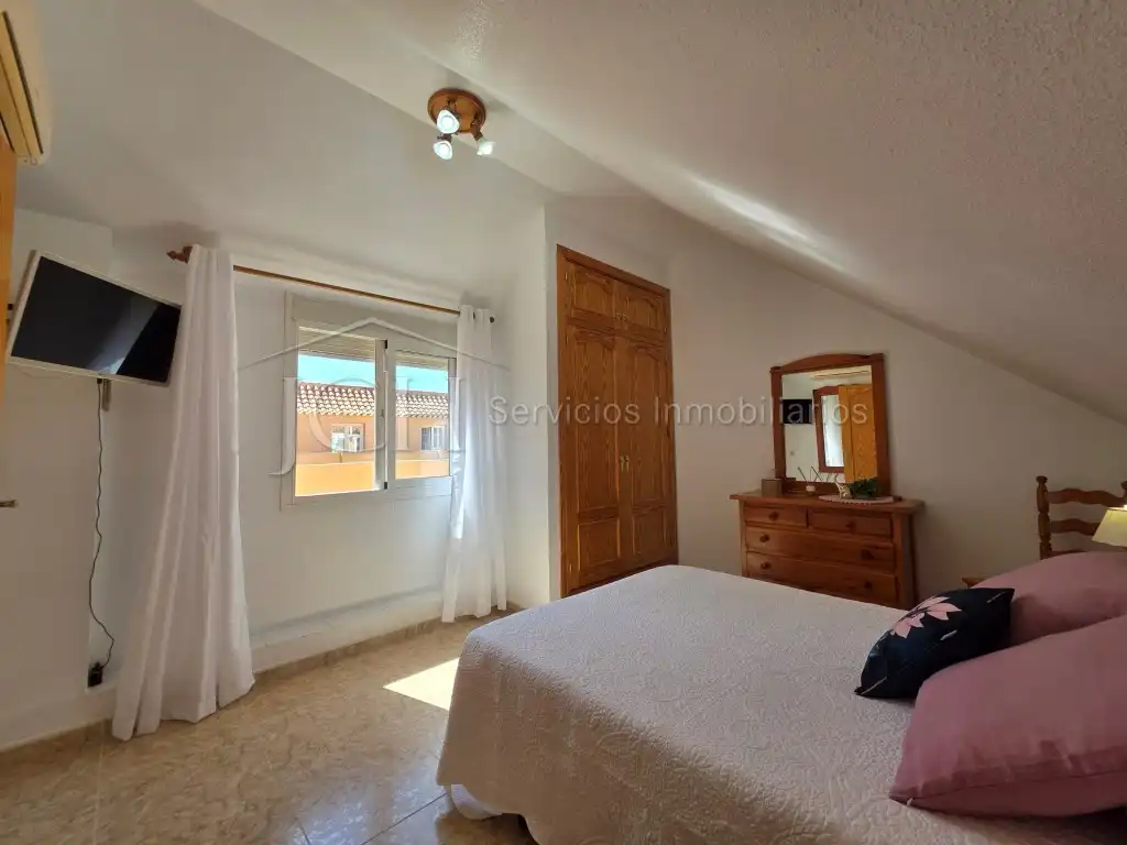 Dormitori de Àtic de lloguer en Fuengirola amb Aire condicionat i Moblat