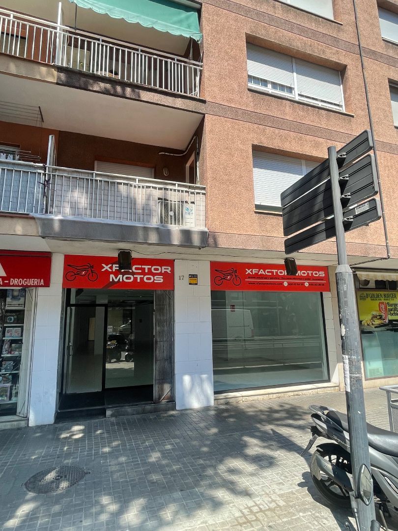 Local de lloguer a Plaça de Narcís Monturiol, Sant Adriá Nord