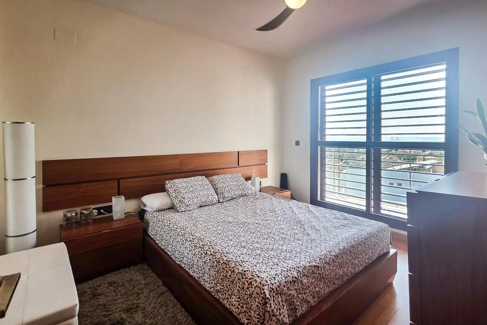 Schlafzimmer von Haus oder Chalet zum Verkauf in Montequinto mit Klimaanlage, Heizung und Terrasse