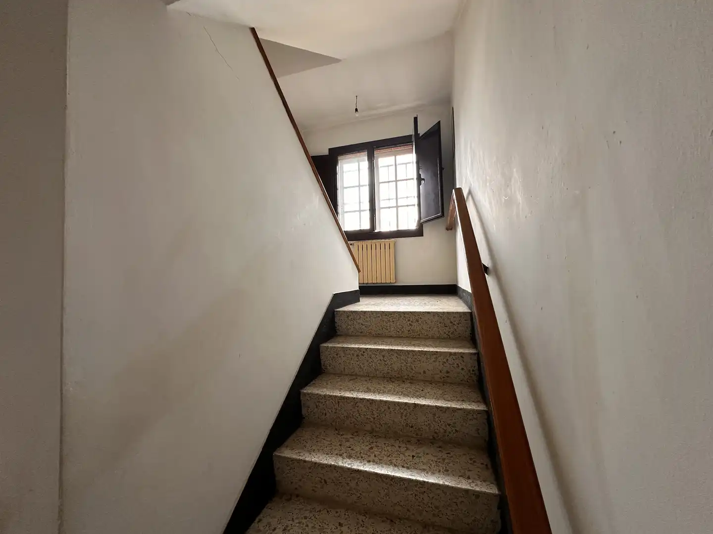 Casa rústica amb terrassa en venda a Buxo, imagen 35
