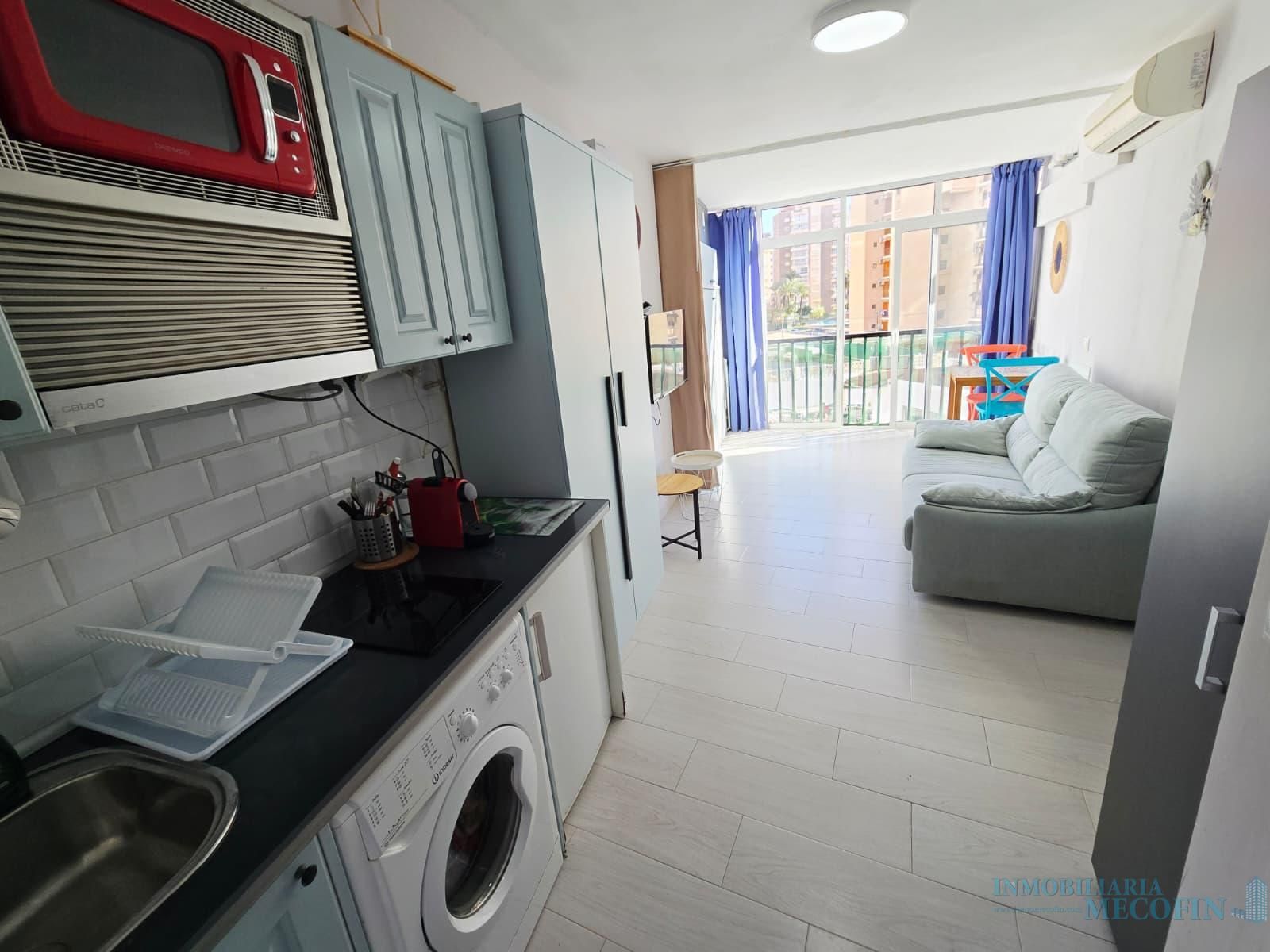 Bedroom of Flat for sale in Benidorm  with Air Conditioner and Community pool