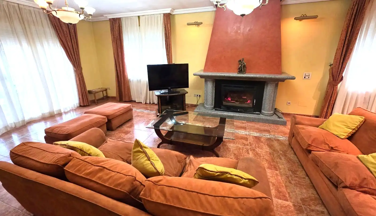 Houses for sale in Paseo de la Cañada, 21, El Guijo - Colonia España