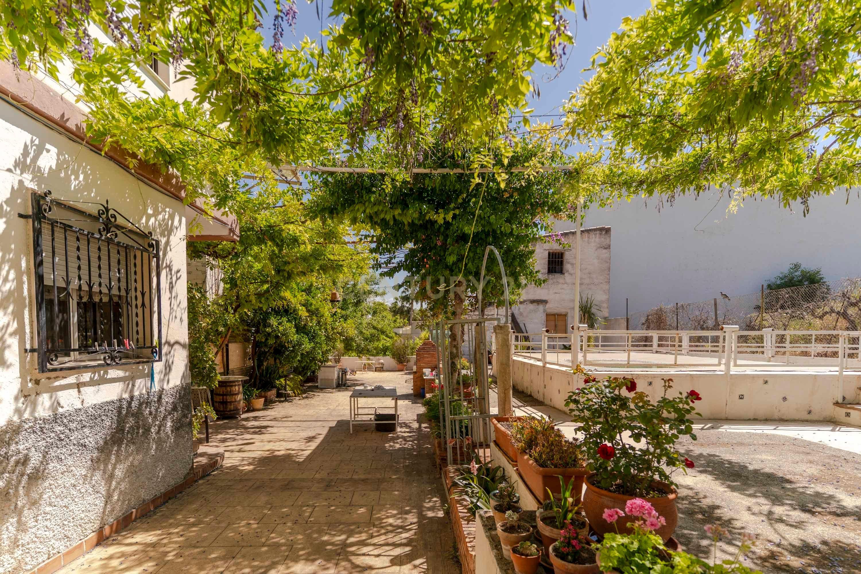 Terrassa de Casa o xalet en venda en La Zubia amb Traster, Piscina i Balcó