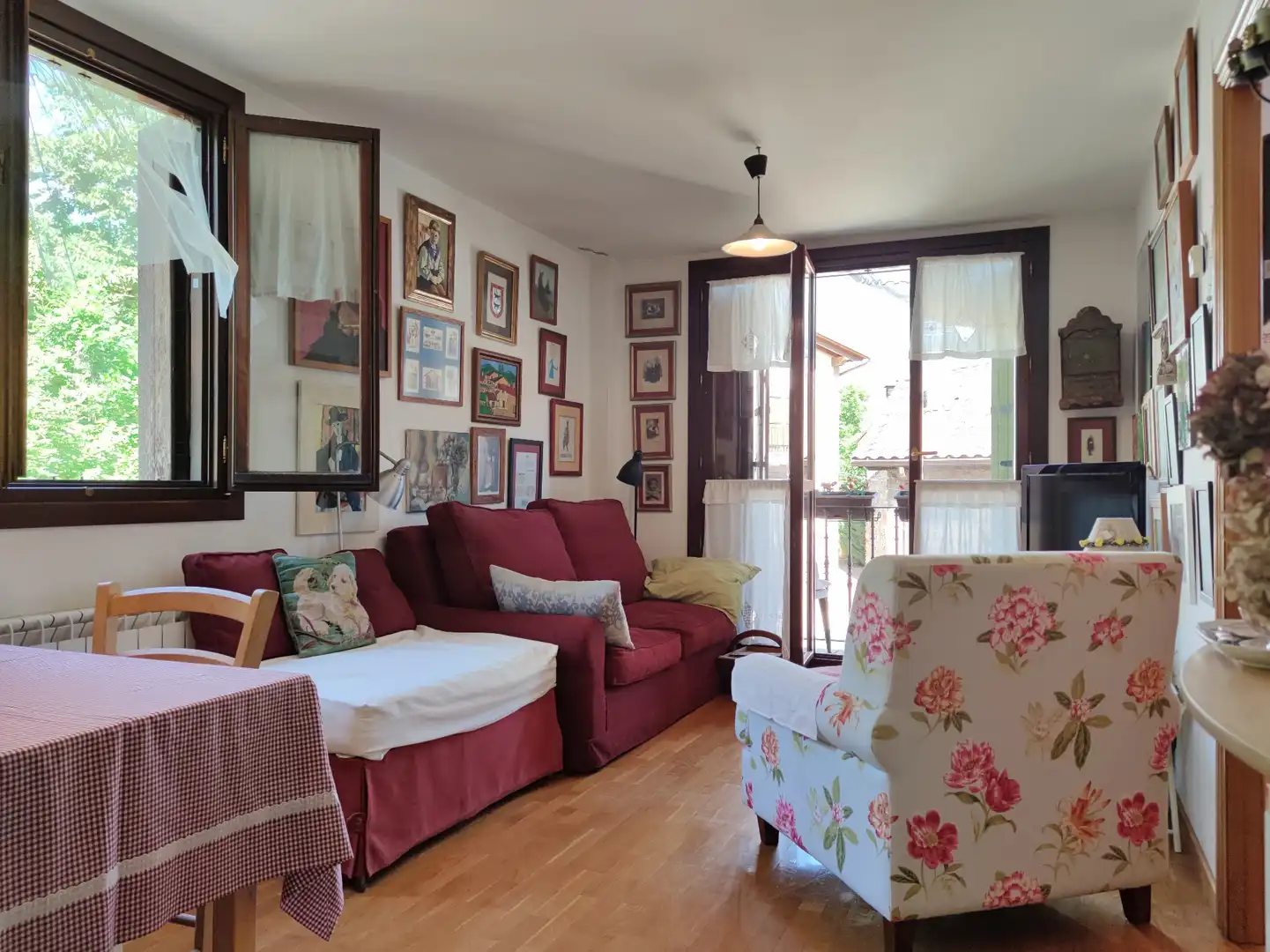 Sala de estar de Apartamento en venta en Ezcaray con Calefacción, Amueblado y Balcón