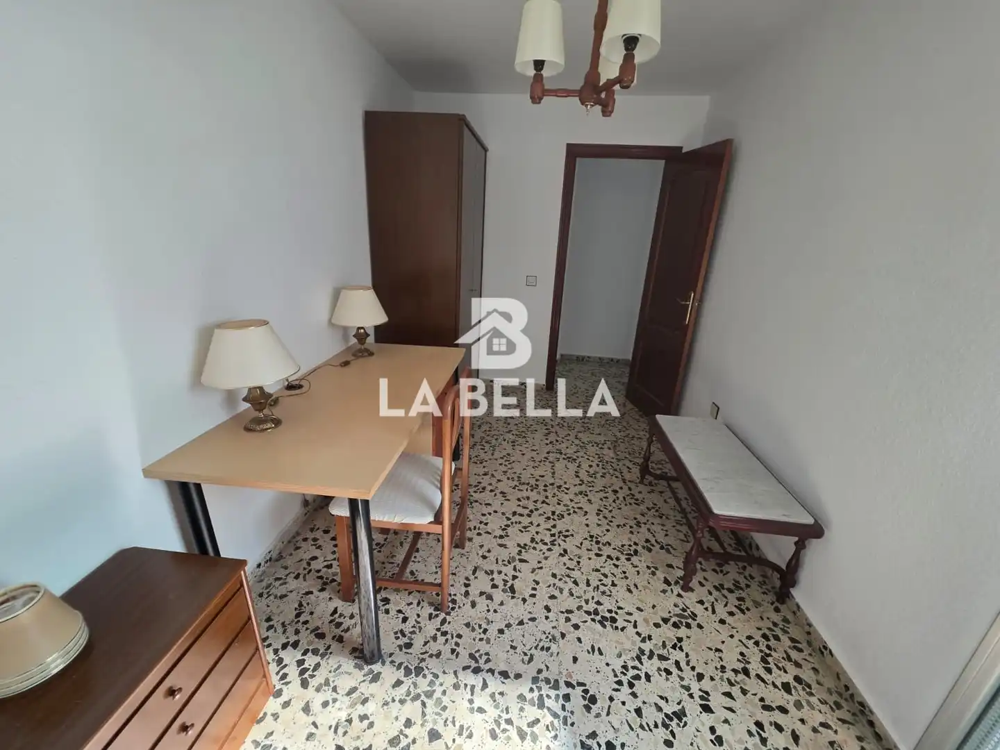Habitación de Piso en venta en Sevilla con Aire acondicionado, Amueblado y Balcón