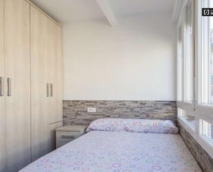 Bedroom of Flat to share in  Madrid Capital  with Air Conditioner and Terrace