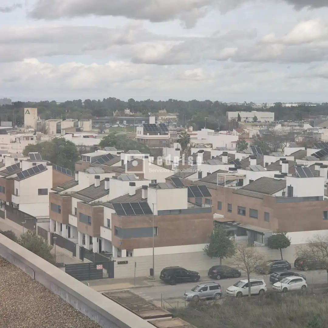 Vista exterior de Oficina en venta en Sevilla con Aire acondicionado y Alarma