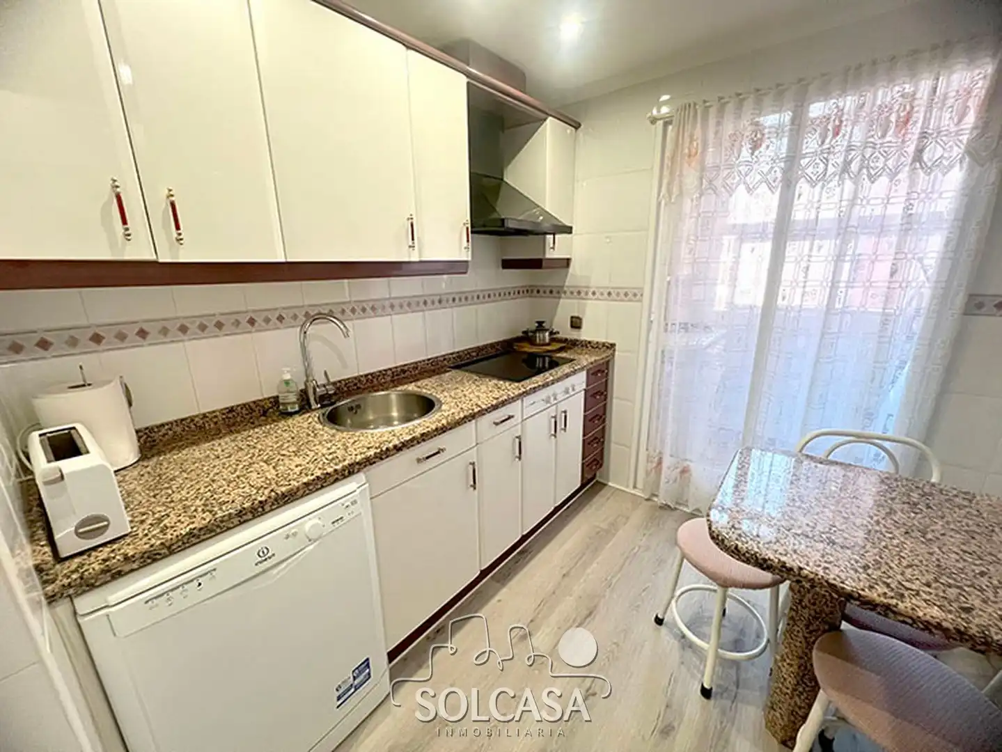 Cuina de Pis en venda en Valladolid amb Calefacció, Parquet i Traster