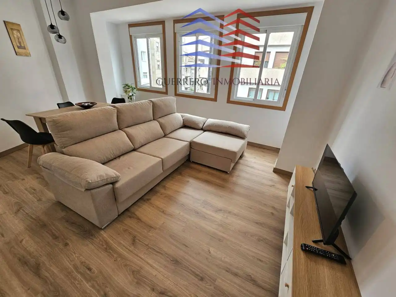 Sala d'estar de Pis de lloguer en Ourense Capital  amb Calefacció i Moblat