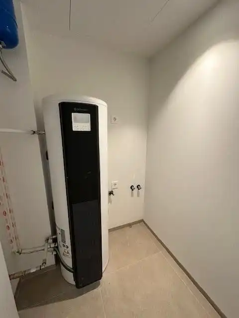 Baño de Piso de alquiler en Badalona con Calefacción y Balcón