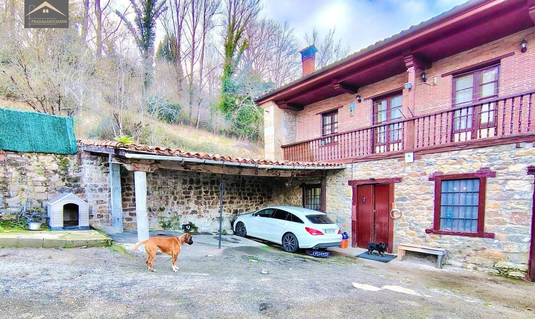 Vista exterior de Casa o xalet en venda en Cabuérniga amb Calefacció, Jardí privat i Terrassa