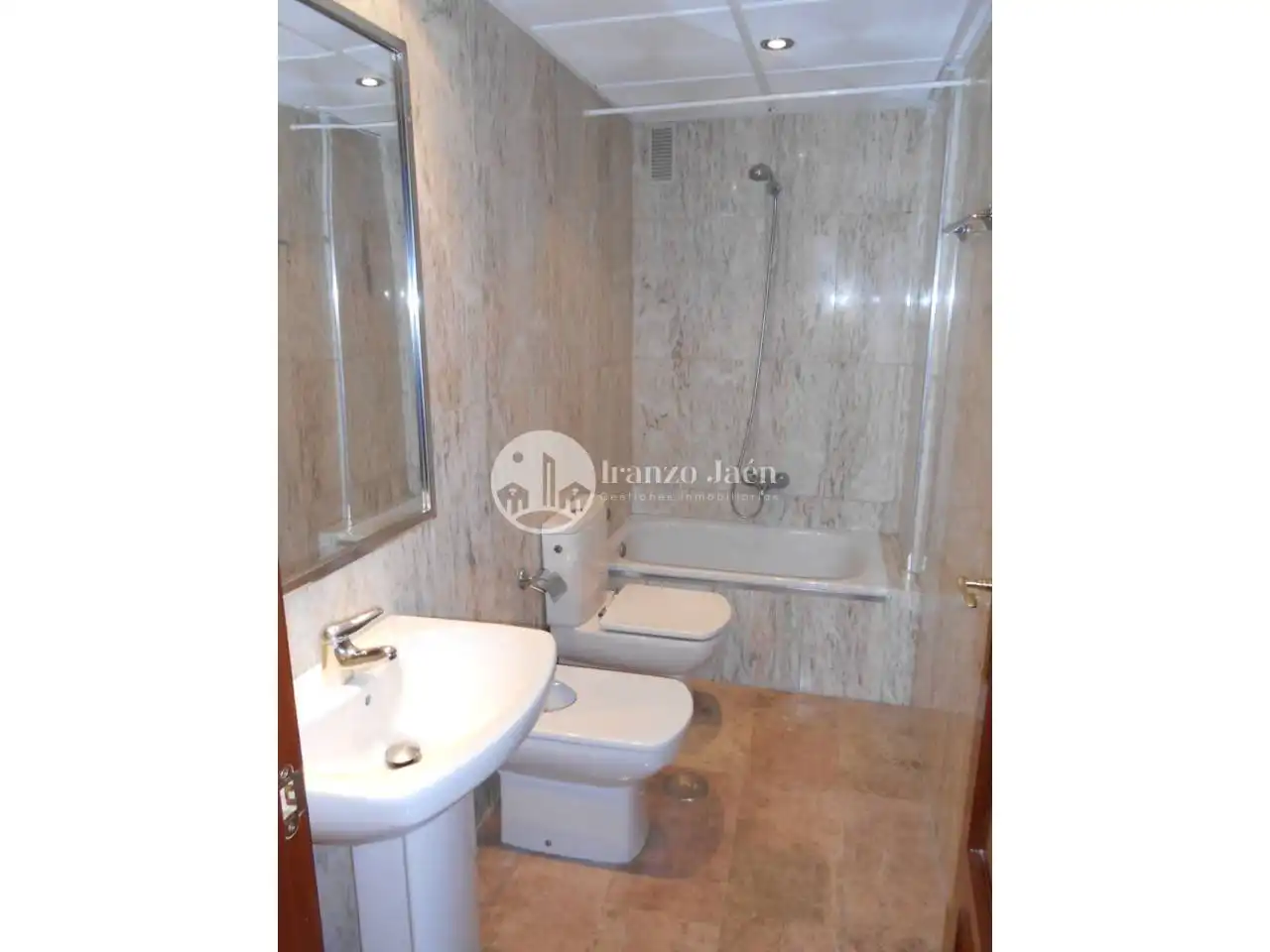 Apartment with terrace to rent in San Ildefonso - Catedral, imagen 9