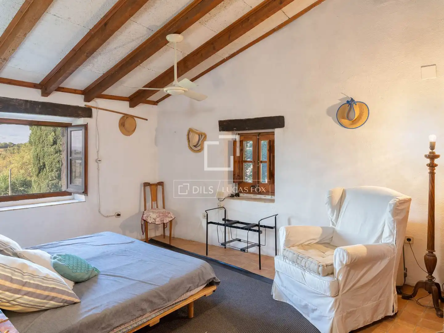 Habitación de Finca rústica en venta en Bàscara con Aire acondicionado, Calefacción y Jardín privado