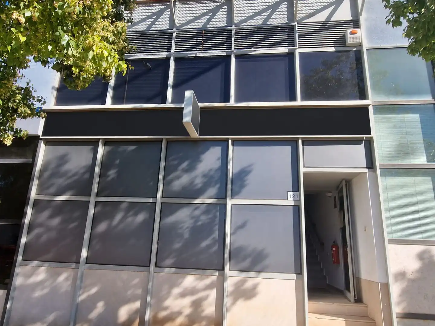 Vista exterior de Local de lloguer en Paterna amb Aire condicionat, Calefacció i Moblat