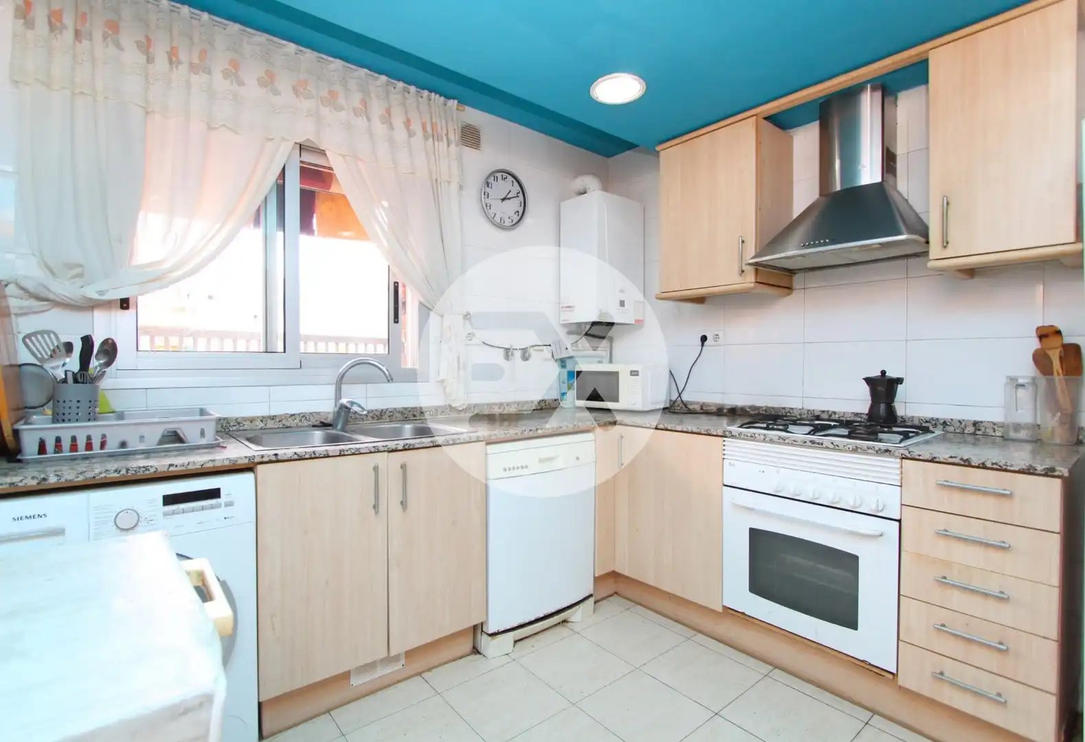 Kitchen of Flat for sale in Castelldefels  with Air Conditioner, Heating and Oven