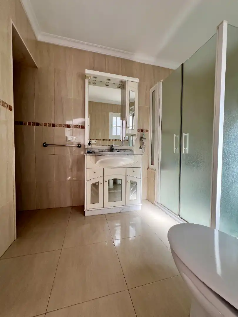 Bathroom of Houses for sale in Gilena, Sevilla