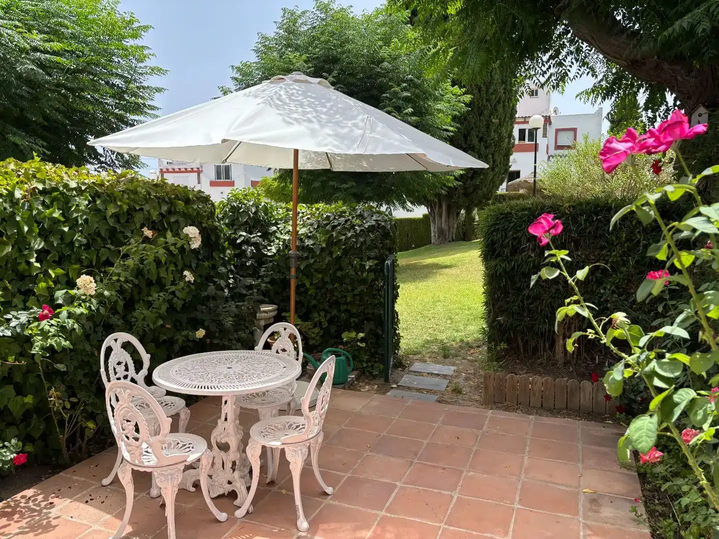 Jardí de Casa adosada en venda en Estepona amb Aire condicionat, Piscina i Balcó