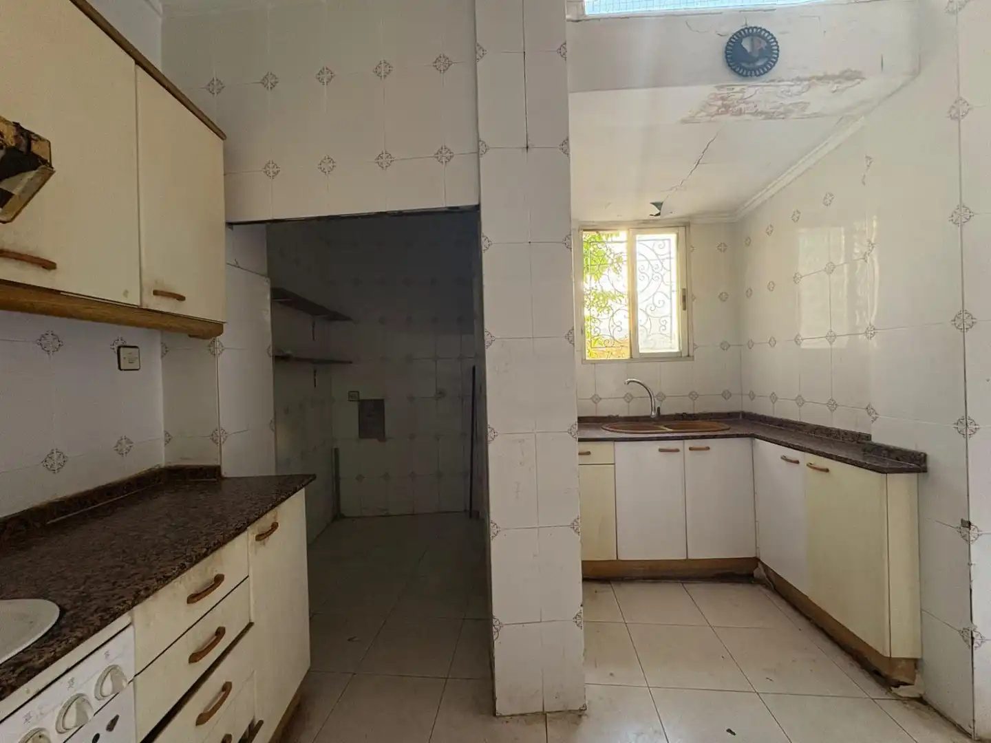 Cuina de Casa o xalet en venda en Valencia amb Terrassa i Alarma