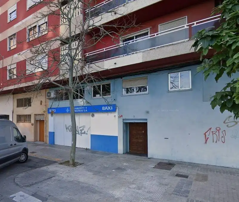 Vista exterior de Local de alquiler en Valencia