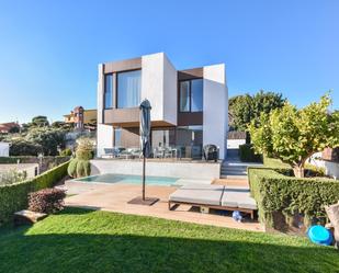 Jardí de Casa o xalet de lloguer en El Masnou amb Terrassa i Piscina